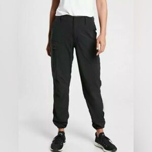 Athleta Trekkie Utility cargo pants - women’s size 14